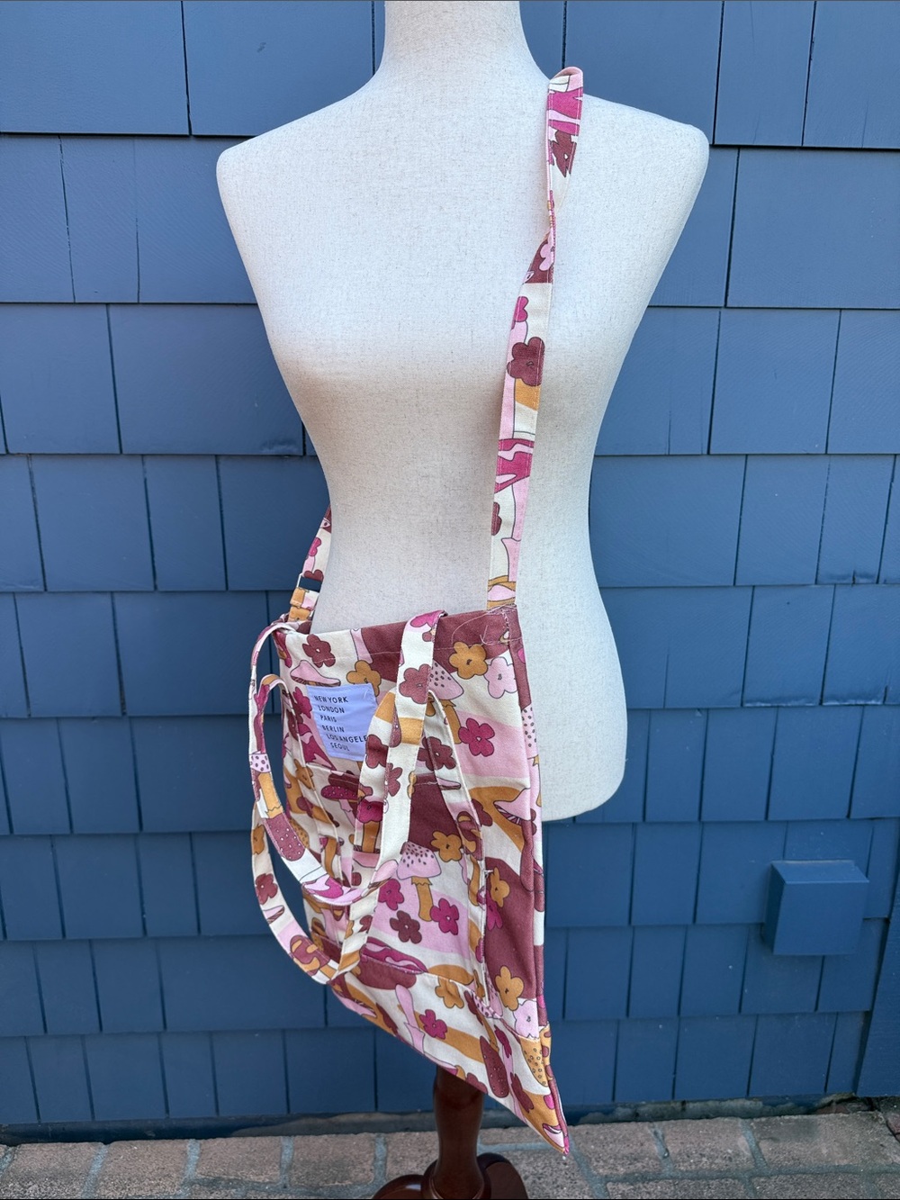 New with tags, canvas, mushroom tote, flowers, pink cream, adorable